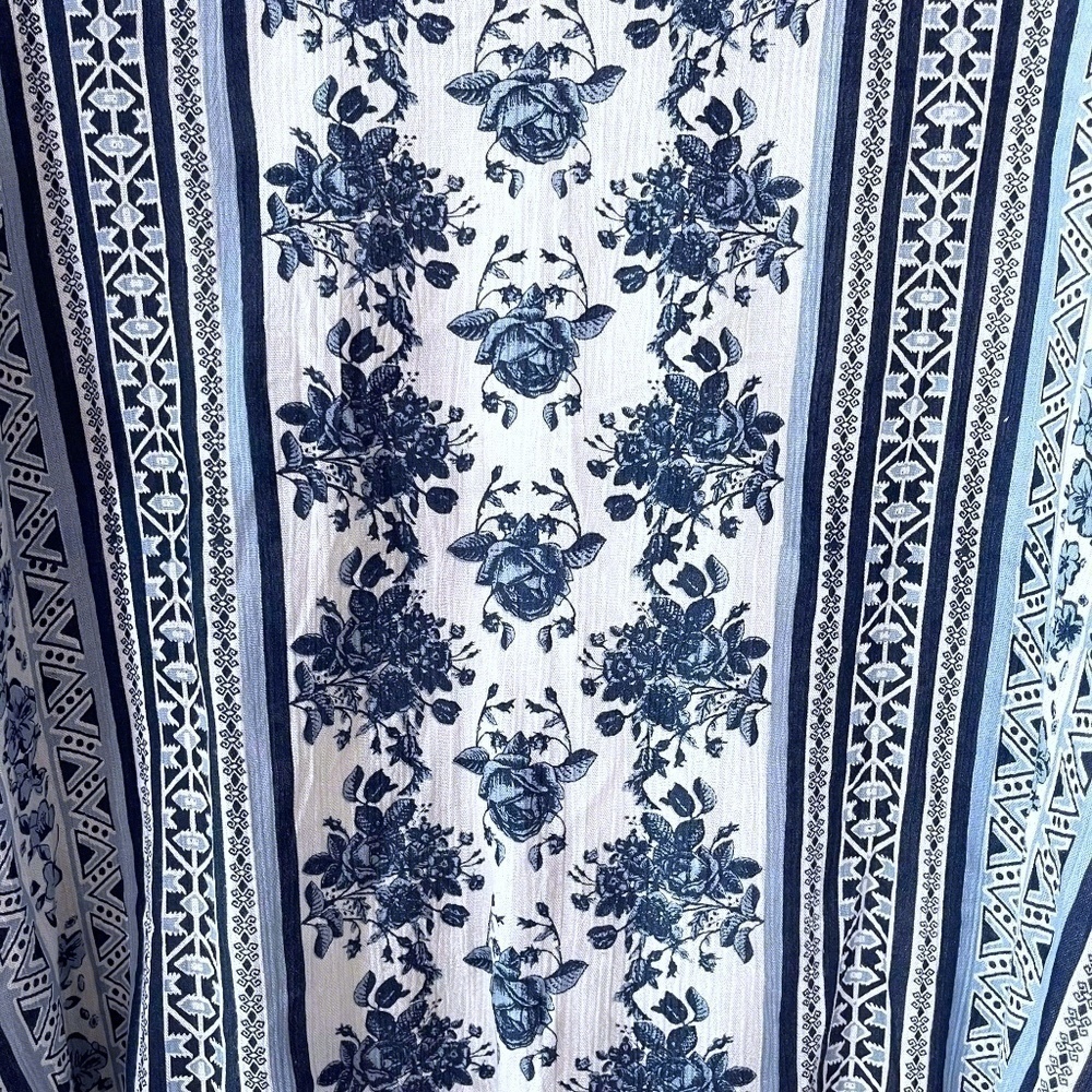 Miami White & Blue Striped & Floral  Blouse Size Small